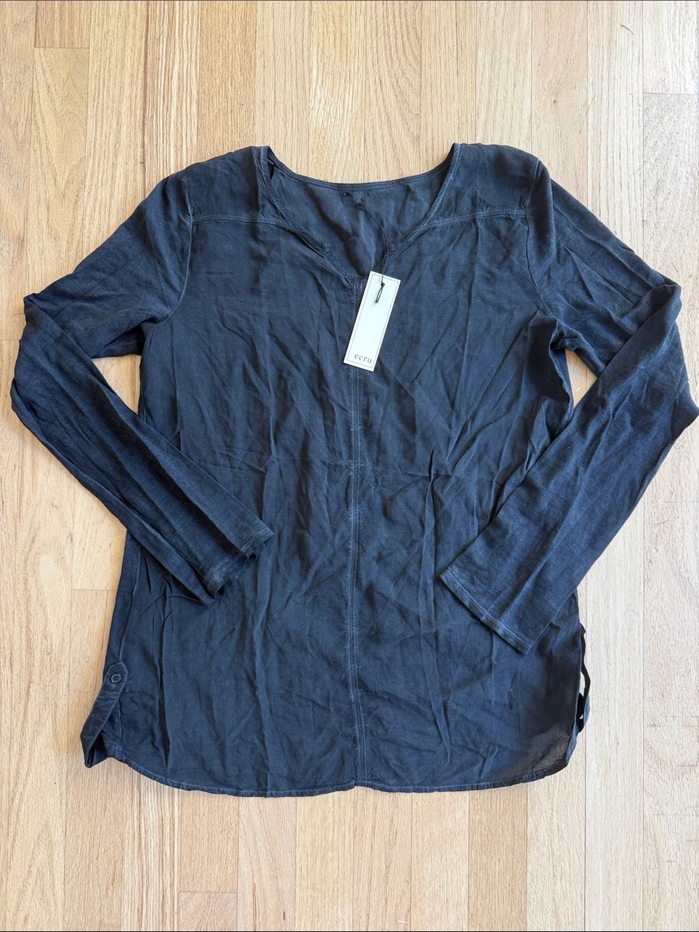 NWT: Ecru Black Long-Sleeve Tee from Saks, mixed material, sz Small